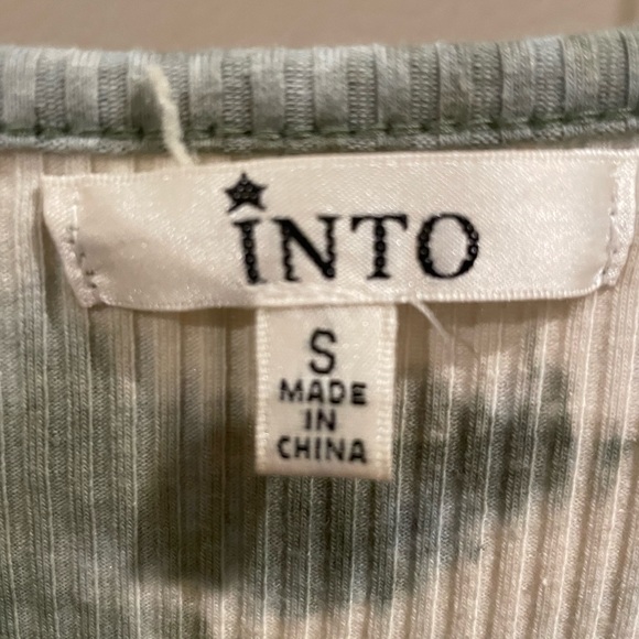 tie-dye green button front top - Picture 2 of 3